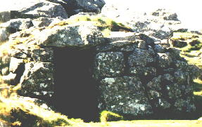 Beehive hut, Holwell Tor quarry 2